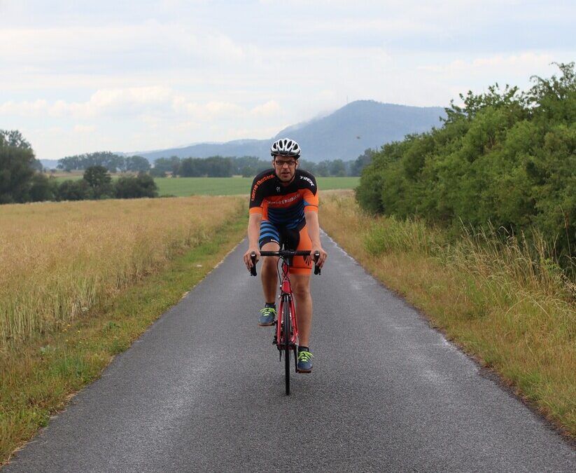 Radfahrer trainiert für die Special Olympics